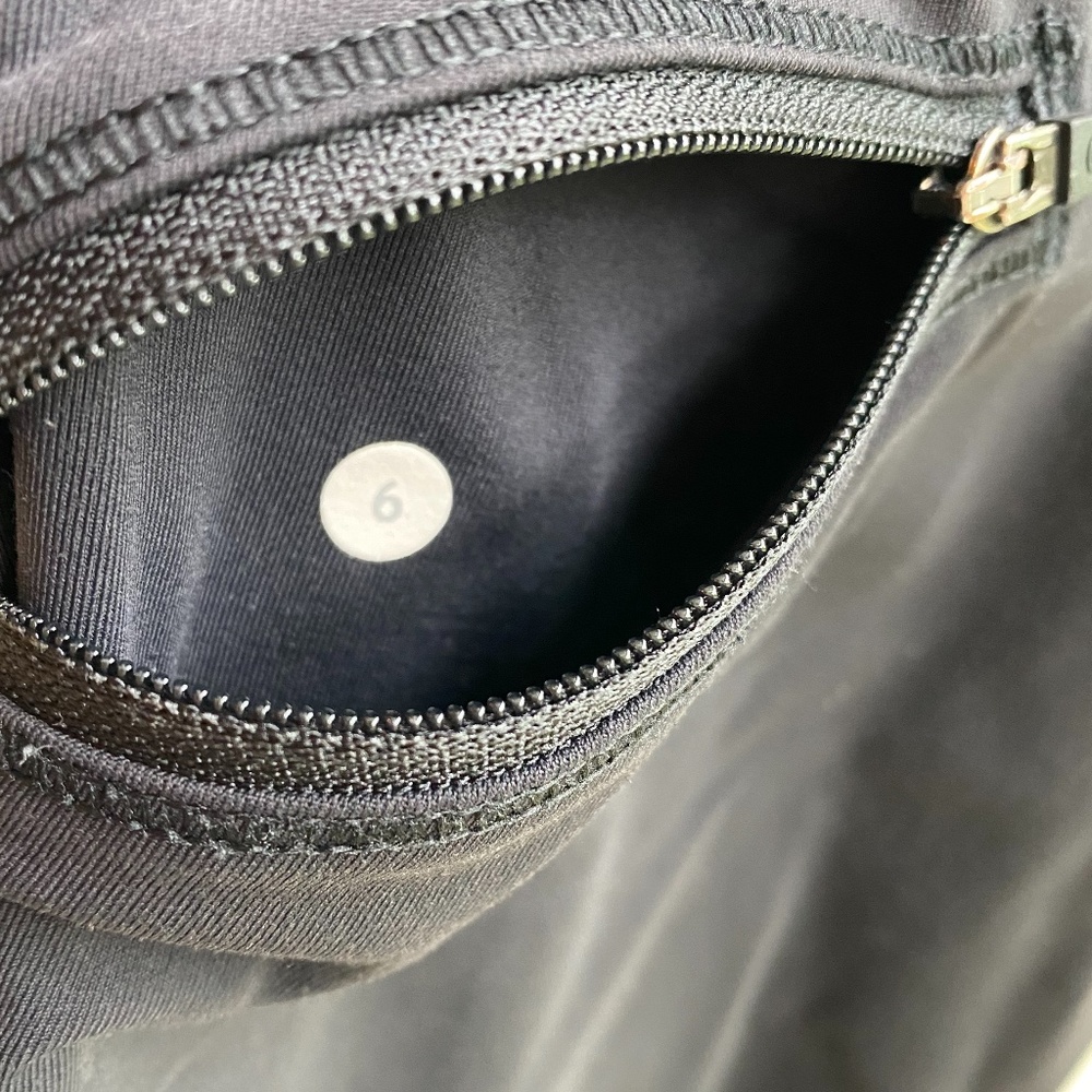 Lululemon Cropped Pants - Size 6 - Picture 9 of 10
